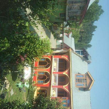 Wani Guest House Gulmarg Buitenkant foto