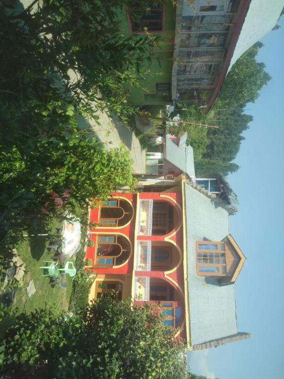 Wani Guest House Gulmarg Buitenkant foto