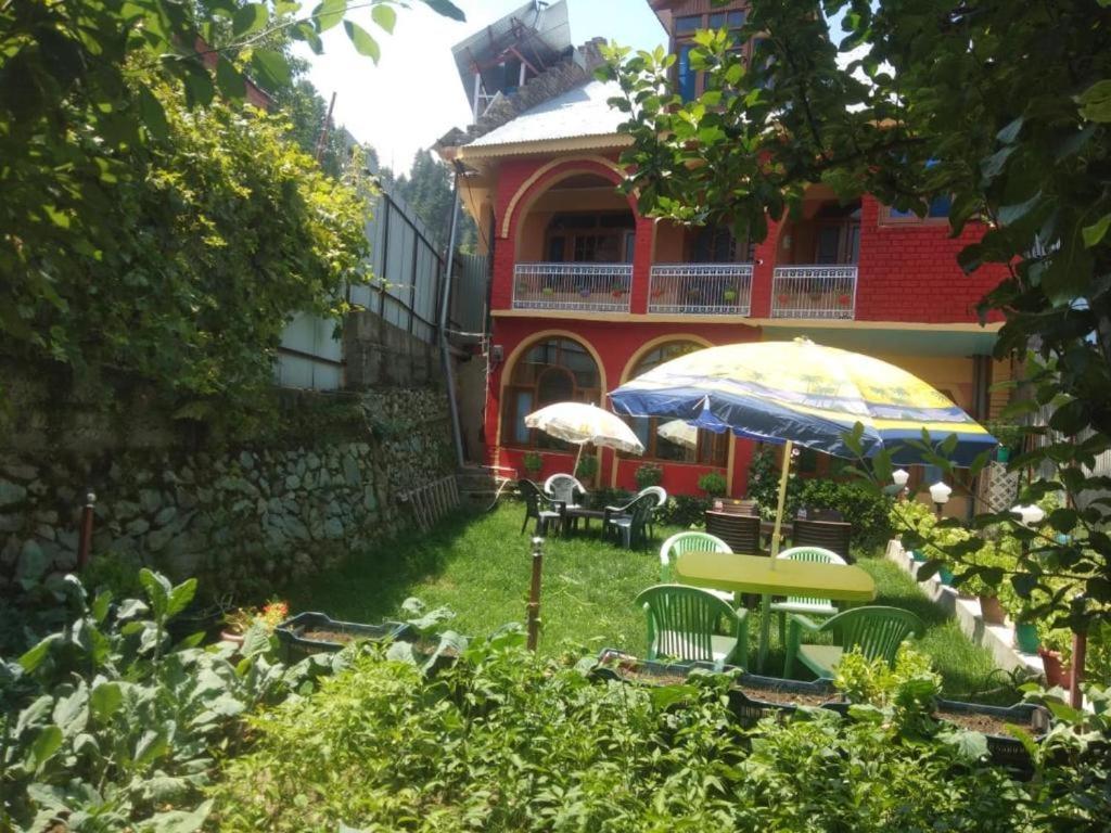 Wani Guest House Gulmarg Buitenkant foto